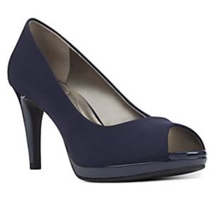 BANDOLINO Navy Bancatti Platform Peep Toe Heels!